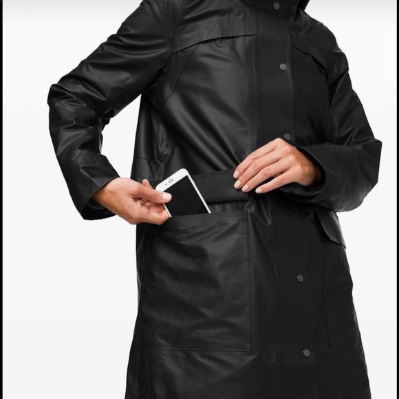 lululemon athletica Jackets & Blazers - Lululemon Into the Drizzle Coat